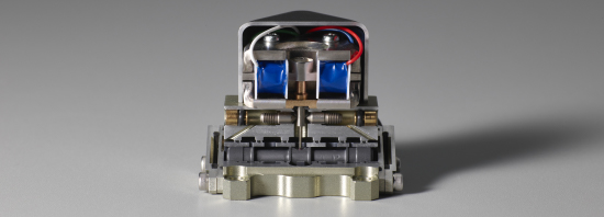 力フィードバック型サーボ弁